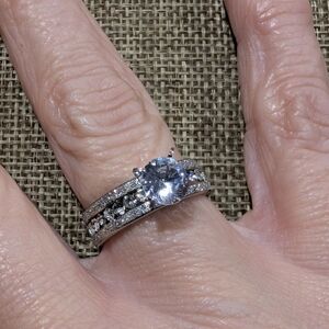 Silver Tone Solitaire Ring Size 8 Round Cut CZ Crystal Wide Textured Band